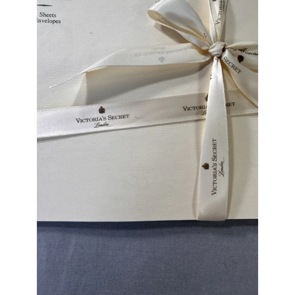 Vintage Victoria's Secret London Stationary 30 Sheets No Envelopes Has Wear